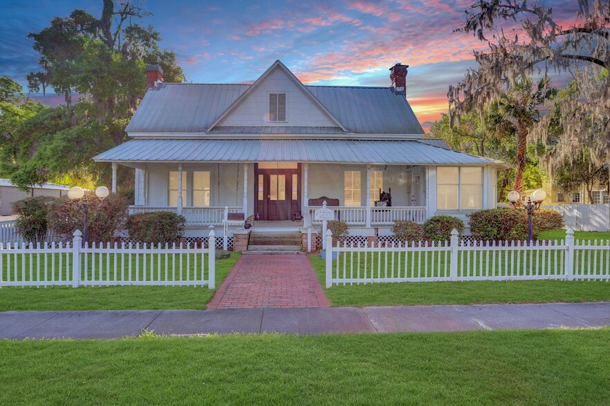 18741 NW Main St, High Springs, FL for sale - Primary Photo - Image 1 of 32