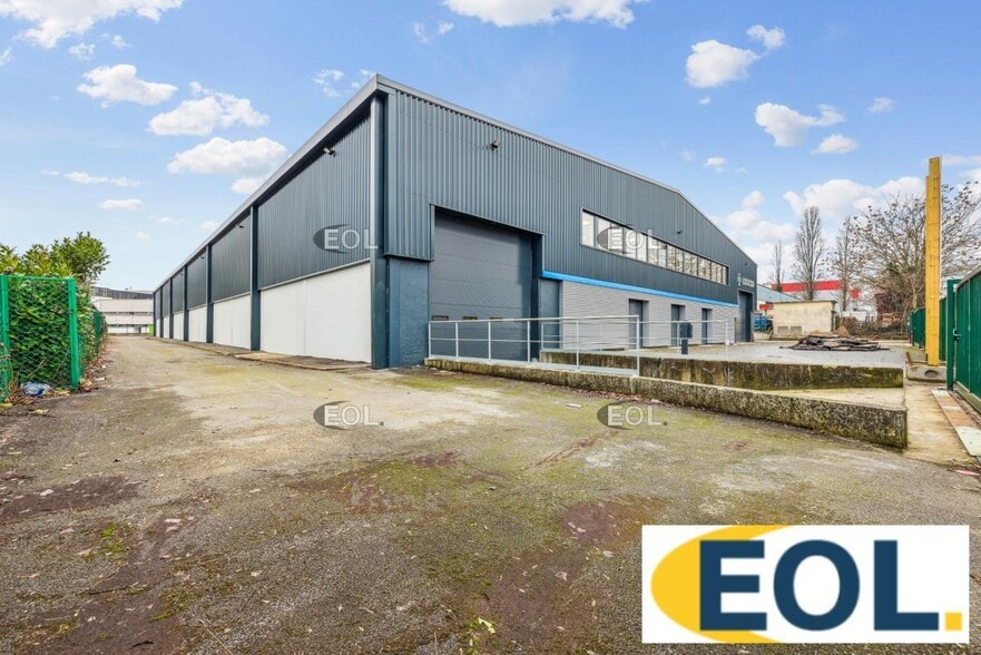 Industrial in Le Blanc-Mesnil to rent - Building Photo - Image 2 of 6