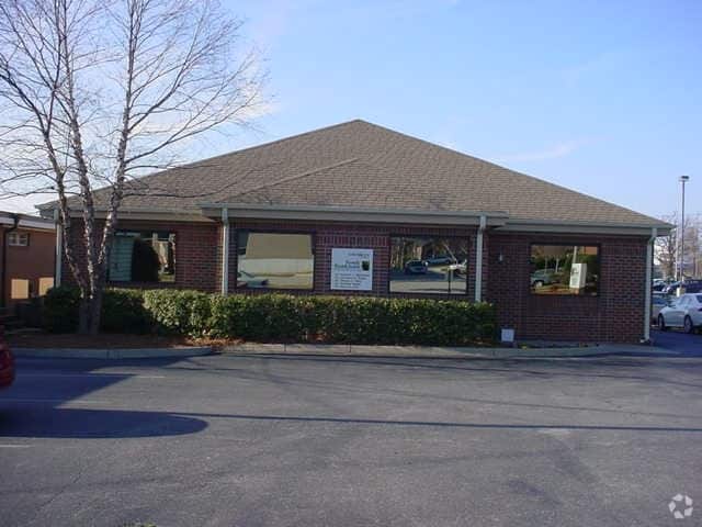 206 Gatewood Ave, High Point, NC to rent - Building Photo - Image 2 of 3