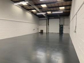 45-53 Potters Ln, Milton Keynes to rent Interior Photo- Image 2 of 7