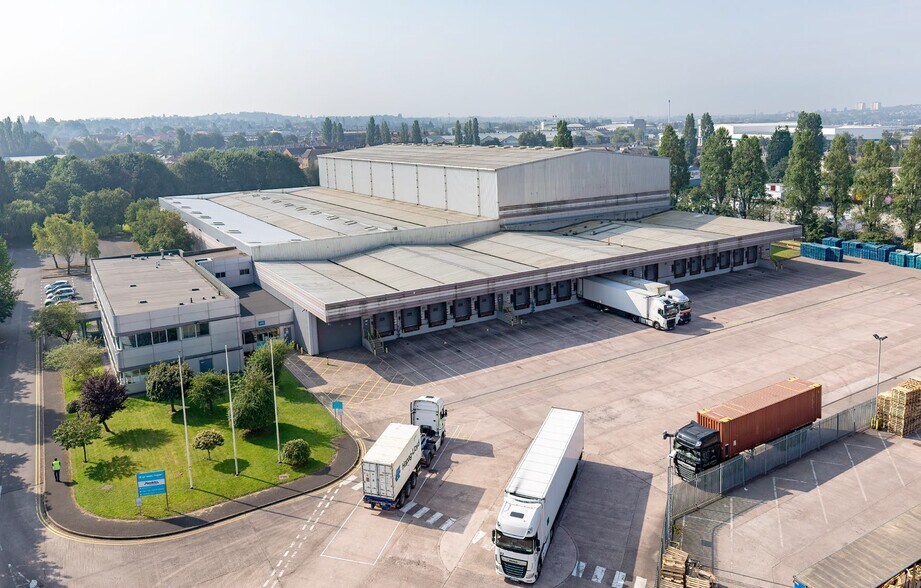 Crystal Dr, Smethwick for sale - Primary Photo - Image 1 of 1