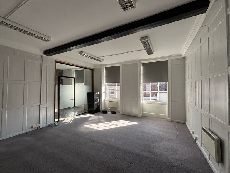 1 King St, Kings Lynn for sale - Interior Photo - Image 2 of 7