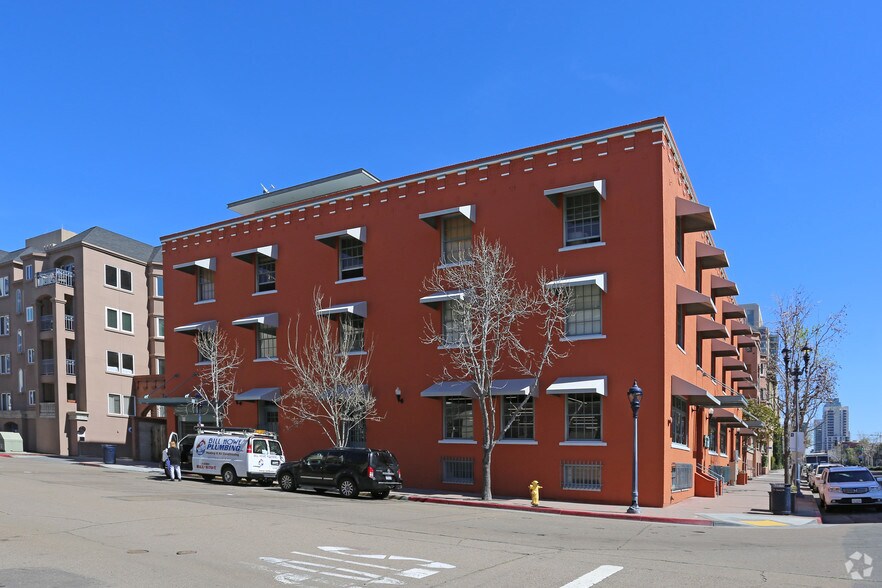 448 W Market St, San Diego, CA for rent - Building Photo - Image 3 of 25