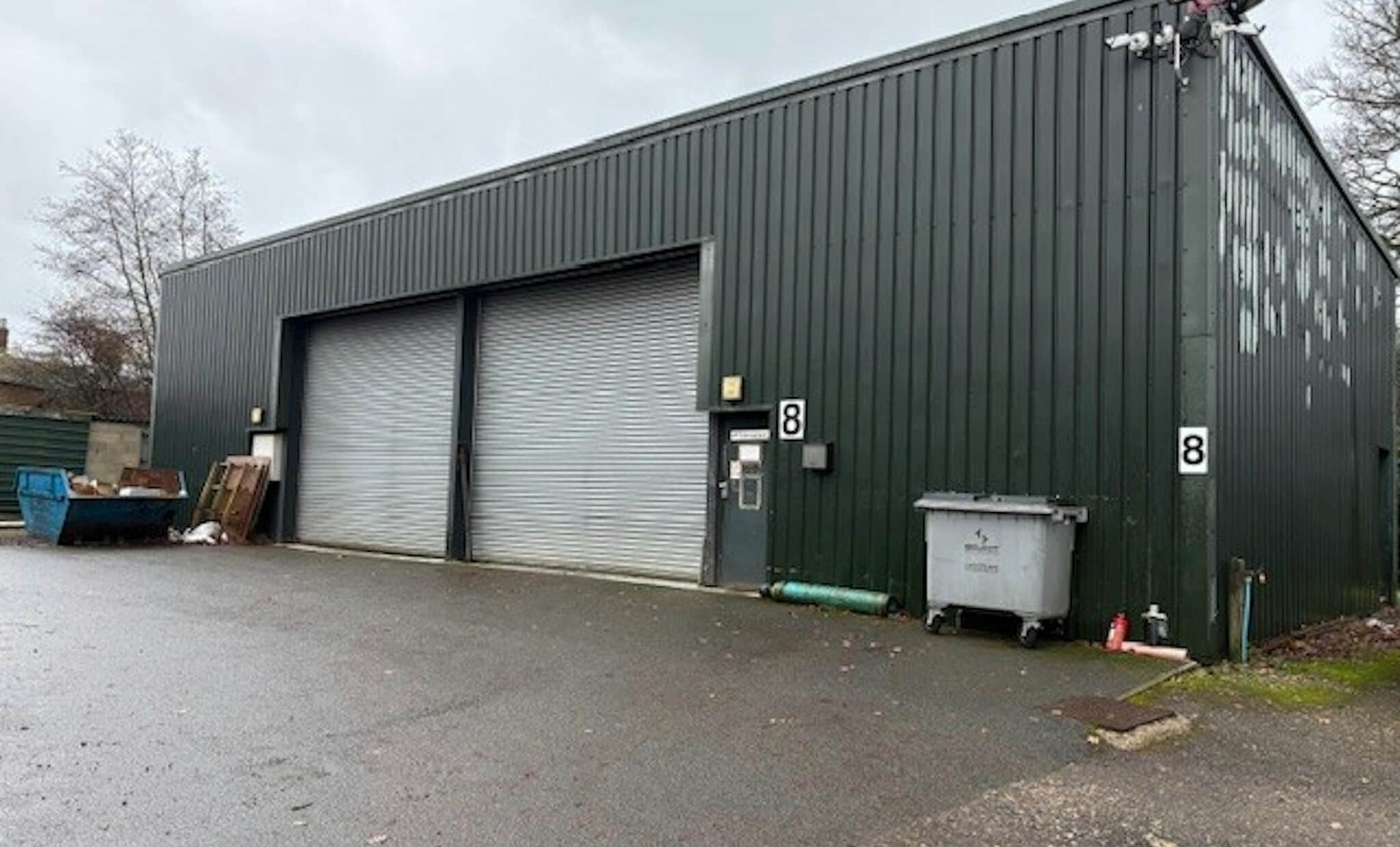 Pump Ln, Reading to rent Building Photo- Image 1 of 5