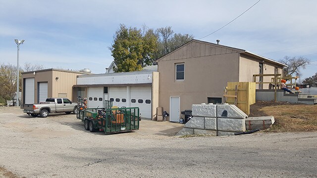 210 SW Hampton Rd, Topeka, KS for sale Building Photo- Image 1 of 1