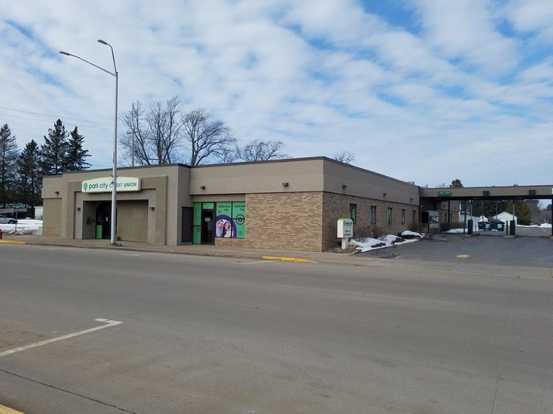 300 E 2nd St, Merrill, WI for sale - Primary Photo - Image 1 of 1