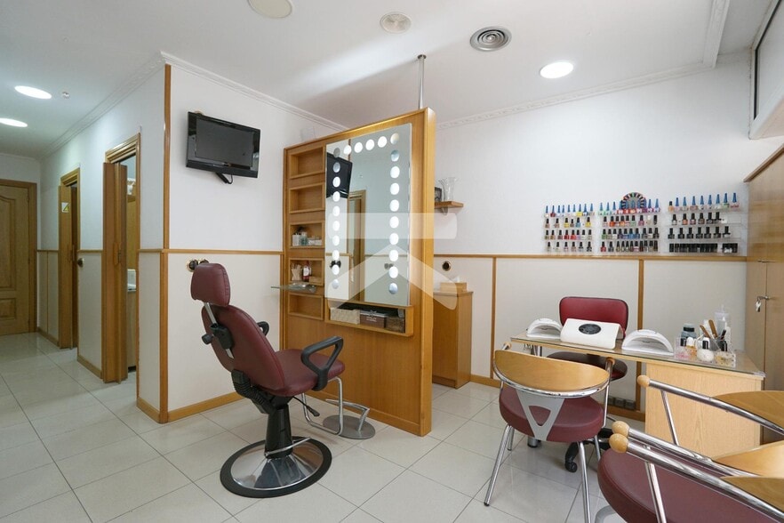 Retail in Tarragona, Tarragona to rent - Building Photo - Image 3 of 5