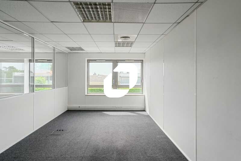 Office in Limonest to rent - Interior Photo - Image 3 of 12