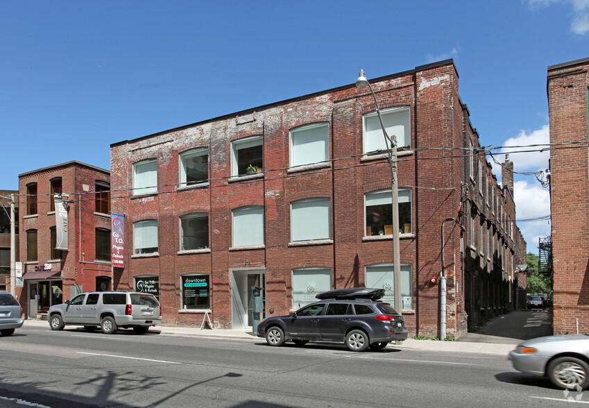 272 Richmond St E, Toronto, ON for sale - Building Photo - Image 2 of 3