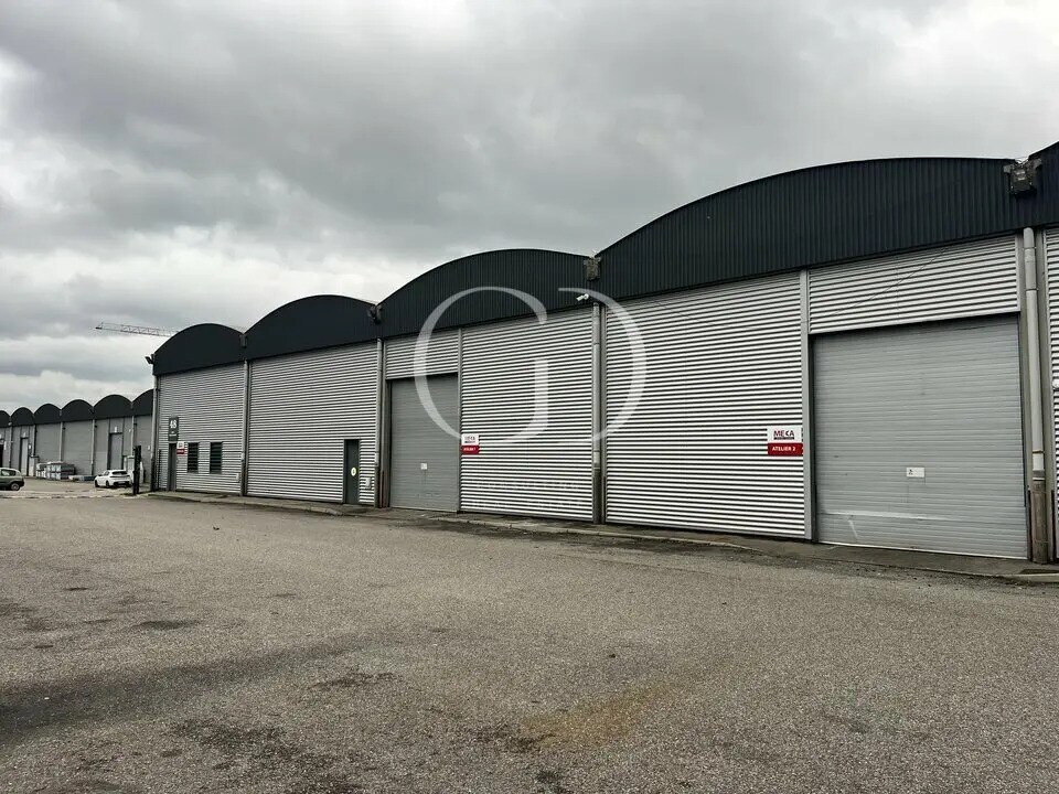 9 Rue Du Dauphiné, Saint-Priest to rent Building Photo- Image 1 of 7