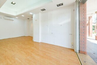 Retail in Sant Andreu de la Barca, Barcelona to rent Interior Photo- Image 2 of 5
