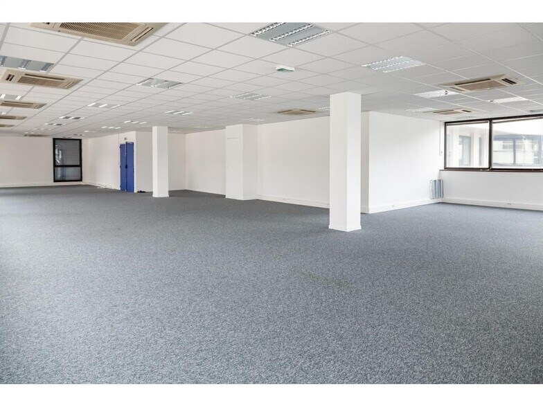Office in Bagnolet to rent - Interior Photo - Image 1 of 12