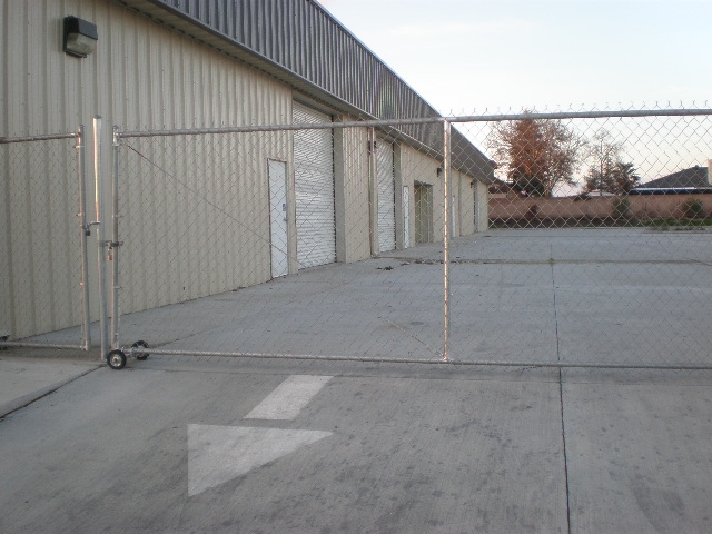 1113 Dayton Ave, Clovis, CA for rent - Building Photo - Image 3 of 4