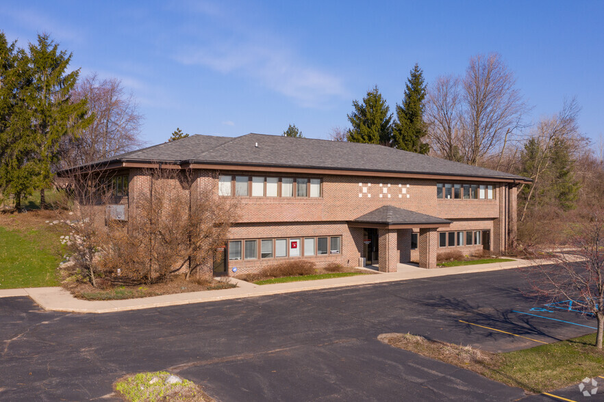 1063 4 Mile Rd NW, Grand Rapids, MI for sale - Primary Photo - Image 1 of 1