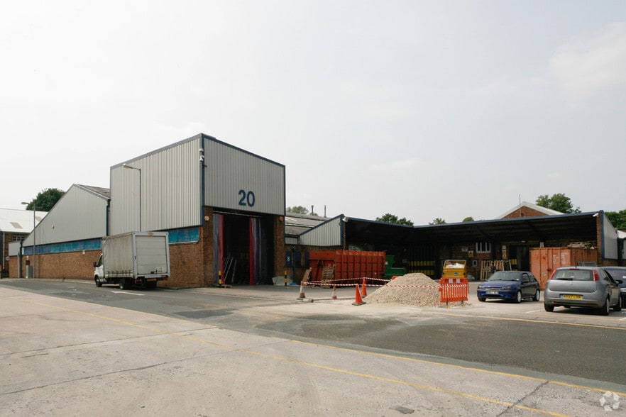 Shepley Rd, Manchester to rent - Building Photo - Image 2 of 14