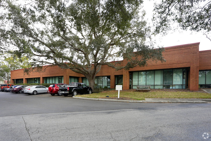 4019 E Fowler Ave, Tampa, FL for sale - Building Photo - Image 1 of 1