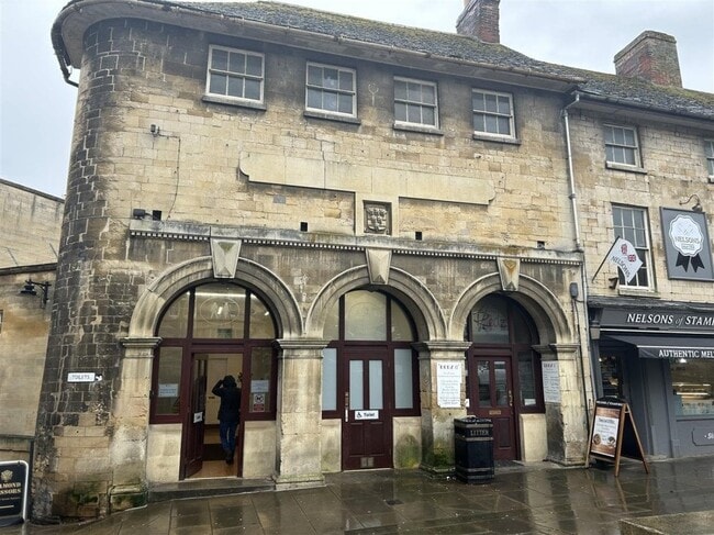 More details for 5-8 Red Lion Sq, Stamford - Retail to Rent