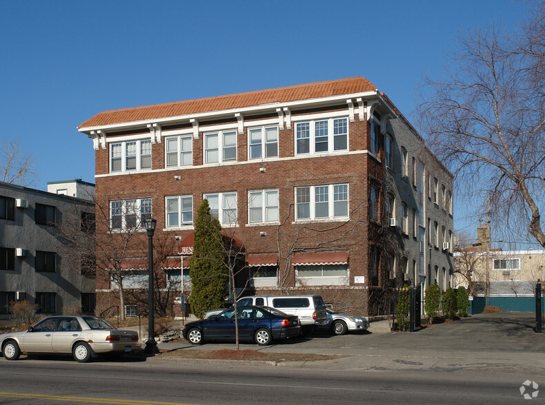 2736 Hennepin Ave, Minneapolis, MN for sale - Primary Photo - Image 1 of 1