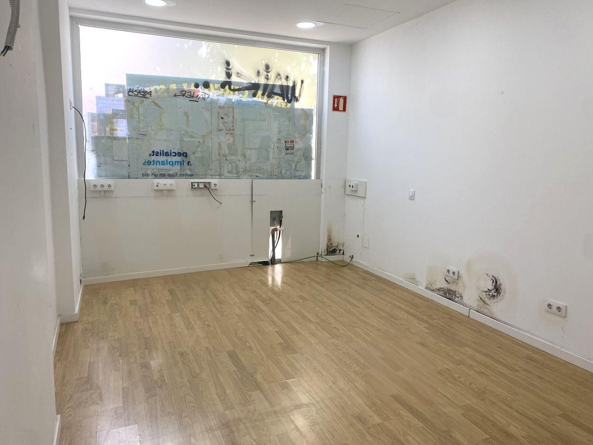 Retail in València, Valencia to rent Interior Photo- Image 1 of 11