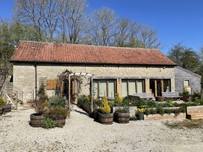 Halfway Barn, York for rent Primary Photo- Image 1 of 10