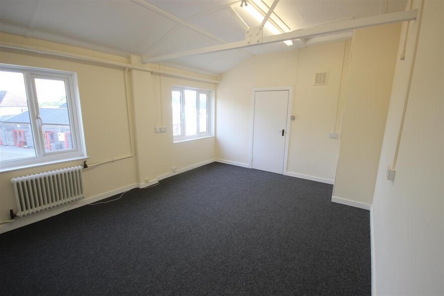 Brogdale Rd, Faversham to rent - Building Photo - Image 3 of 18