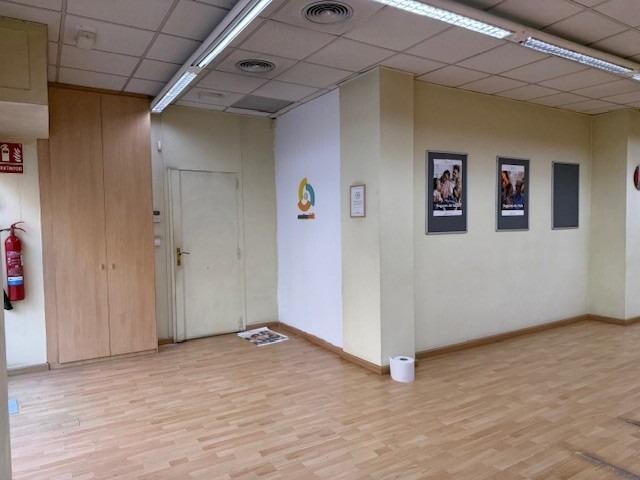 Retail in Sabadell, Barcelona to rent - Interior Photo - Image 3 of 3