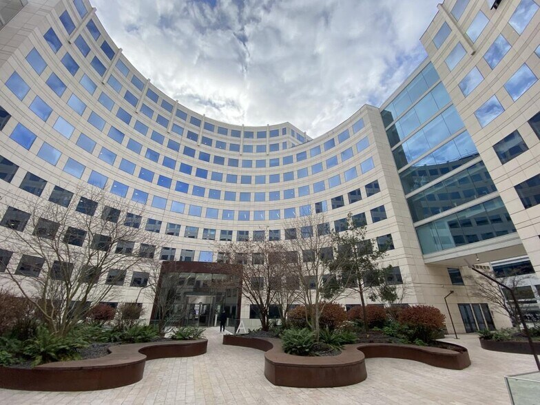 155-159 Rue Anatole France, Levallois-Perret to rent - Building Photo - Image 1 of 6