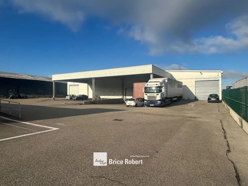 21 Rue Eugène Hénaff, Vénissieux to rent Building Photo- Image 1 of 13