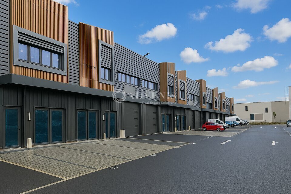 Light Industrial in Courtry for sale Building Photo- Image 1 of 10