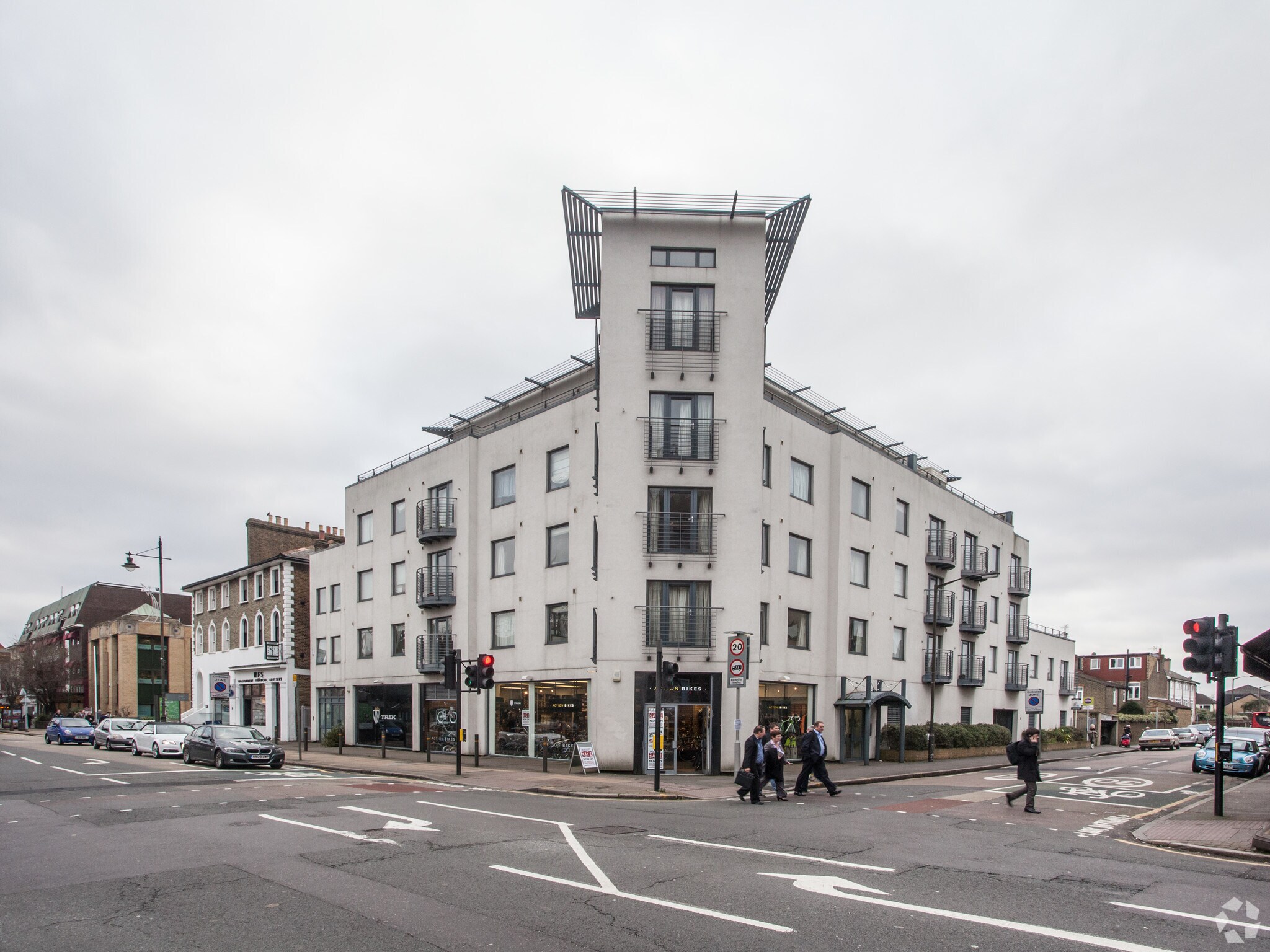 229 The Broadway, London for sale Primary Photo- Image 1 of 1