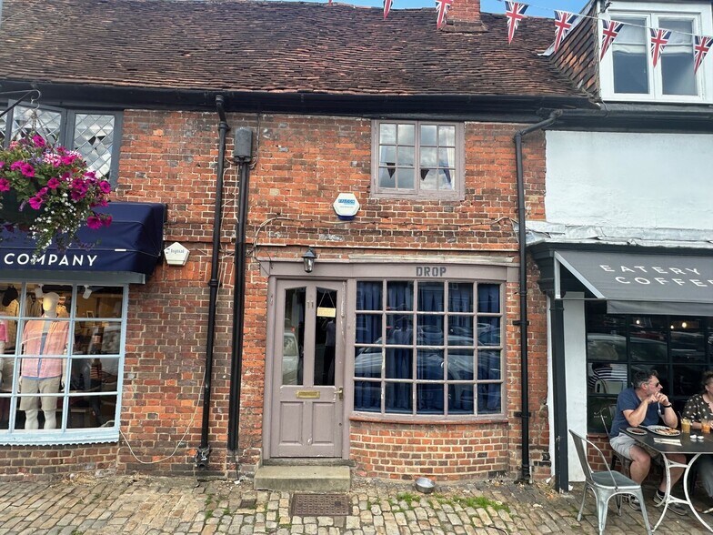 11 The Broadway, Amersham for sale - Building Photo - Image 1 of 1