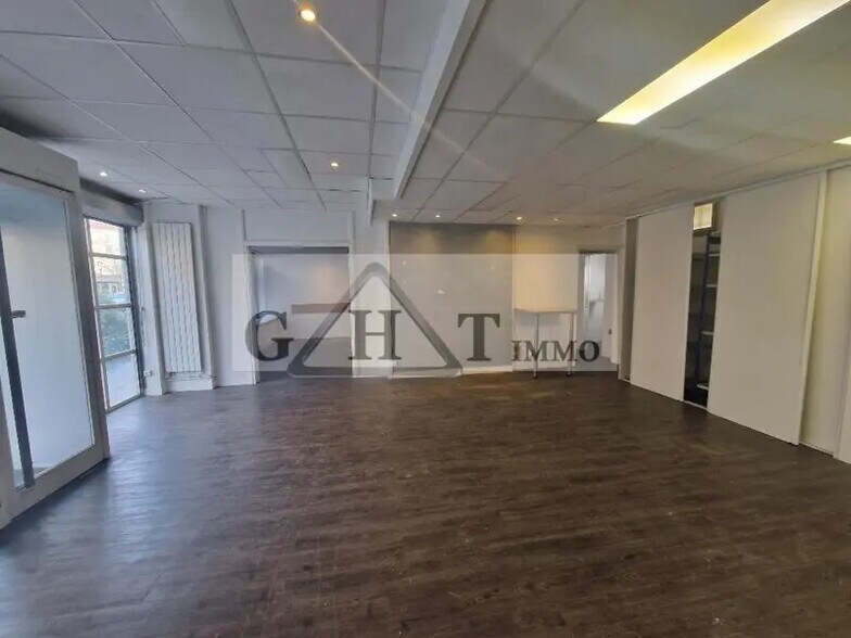 Retail in Boulogne-Billancourt to rent - Interior Photo - Image 3 of 5