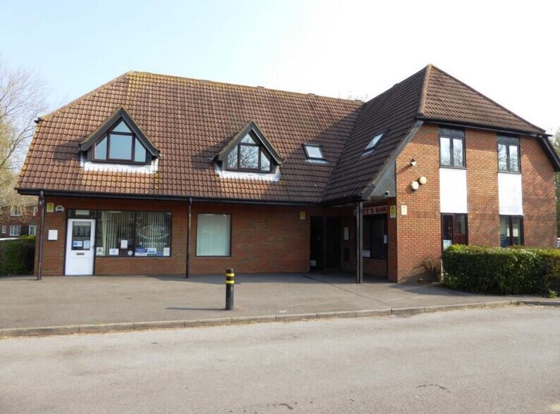 Arrow Close, Eastleigh for sale - Primary Photo - Image 1 of 1