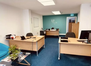 549-559 Liverpool Rd, Manchester to rent Interior Photo- Image 1 of 4