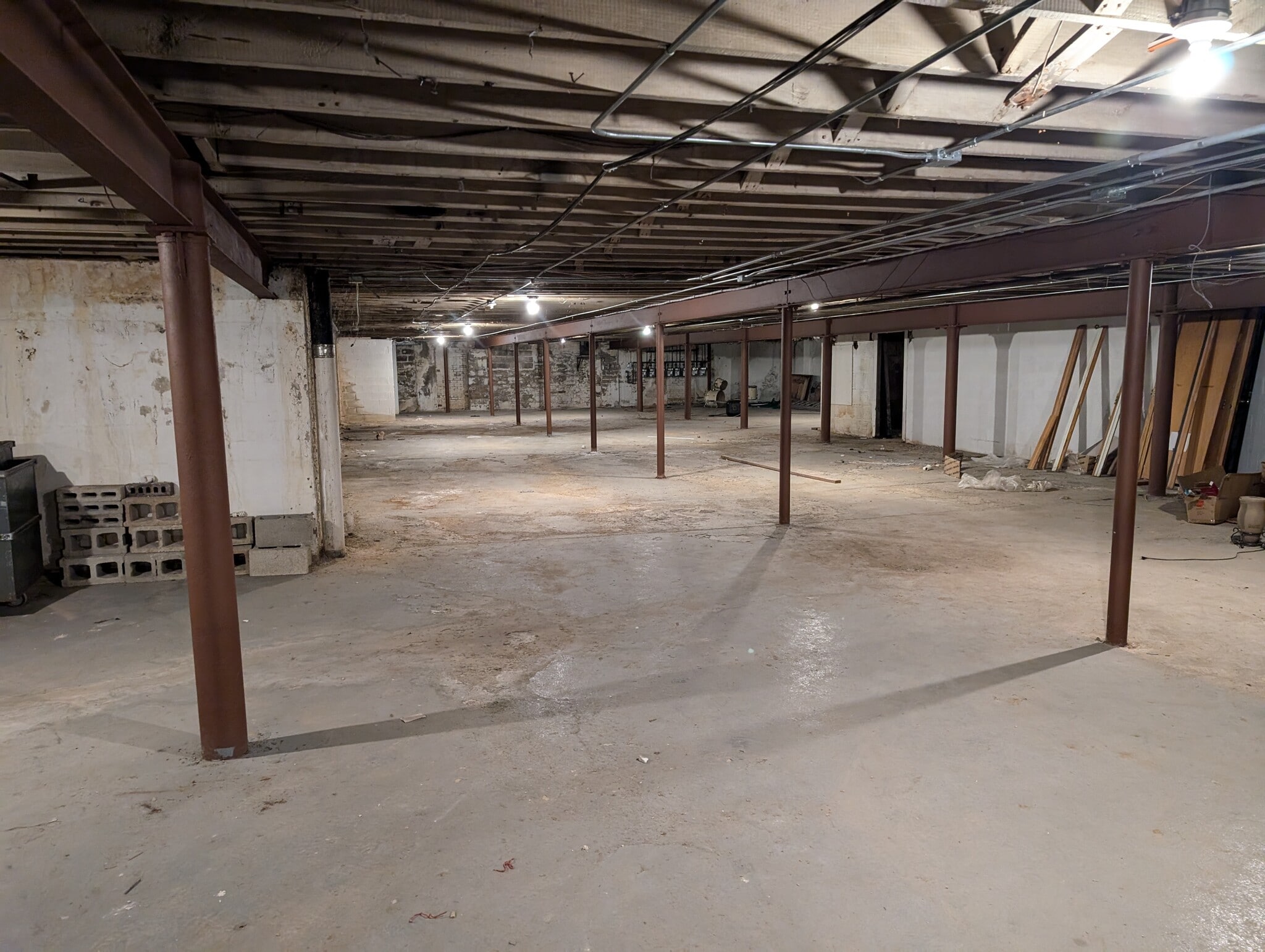 2201-2209 N Dr. Martin Luther King Jr Dr, Milwaukee, WI to rent Building Photo- Image 1 of 2