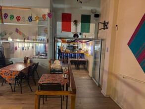 Retail in Barcelona, Barcelona to rent Interior Photo- Image 2 of 14