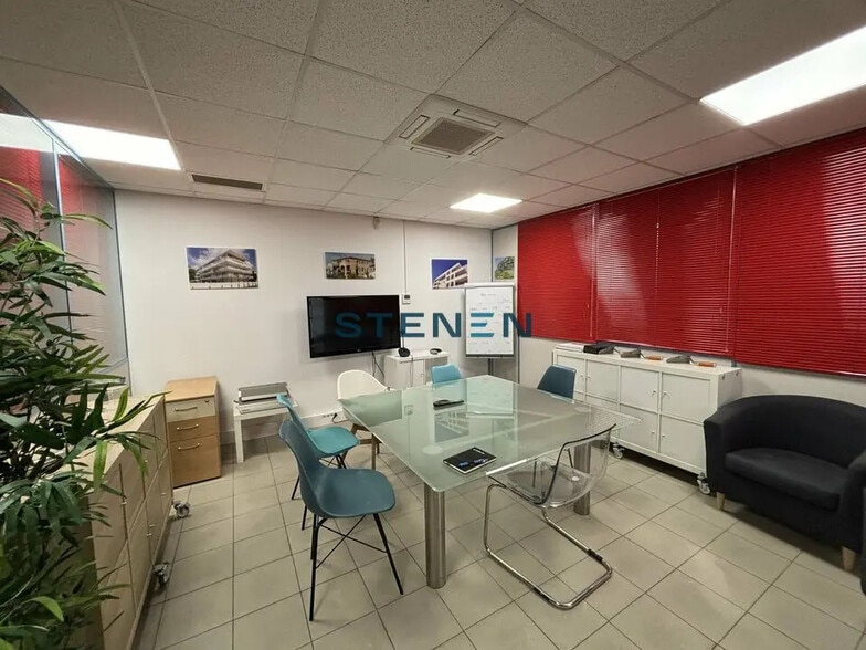 Office in Marseille to rent - Building Photo - Image 2 of 5