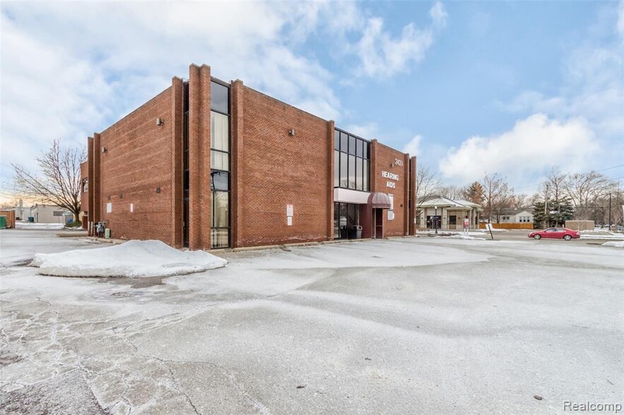 2421 Monroe St, Dearborn, MI for sale - Primary Photo - Image 1 of 1