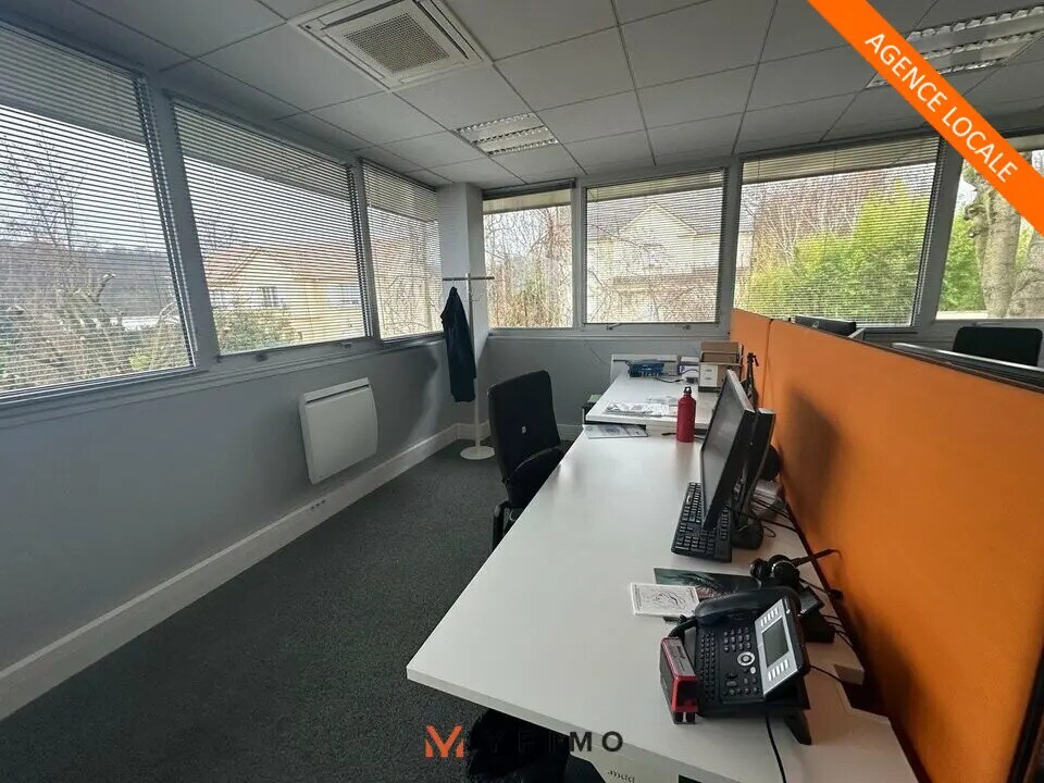 Location Bureaux 146 m² - Photo 1