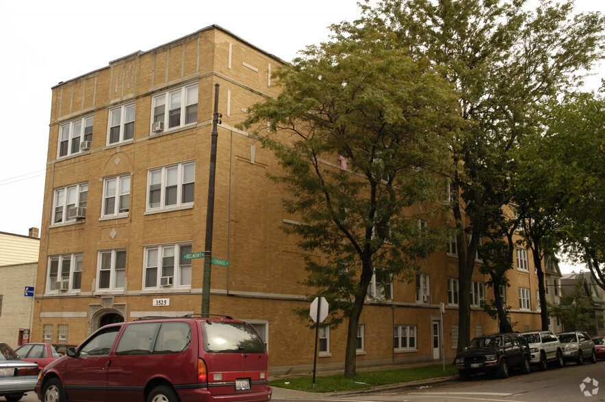 3523-3525 W Belmont Ave, Chicago, IL for sale - Primary Photo - Image 1 of 2