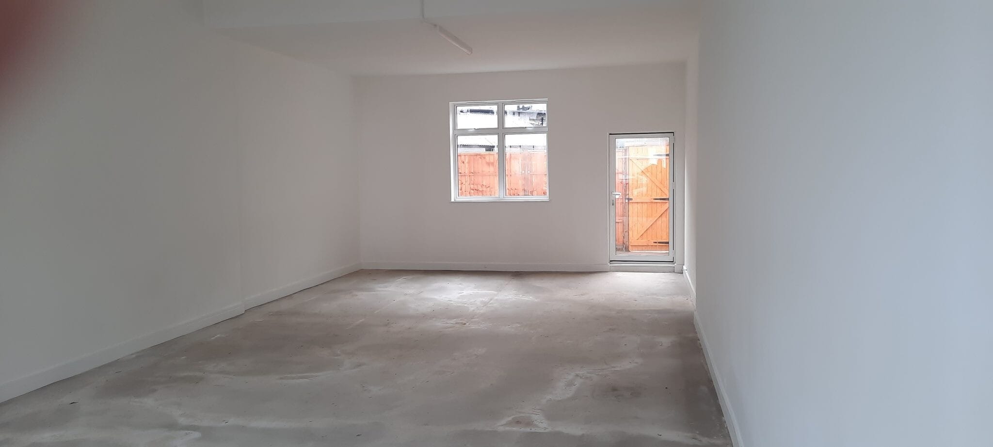 Sudbury Heights Ave, Greenford to rent Building Photo- Image 1 of 3