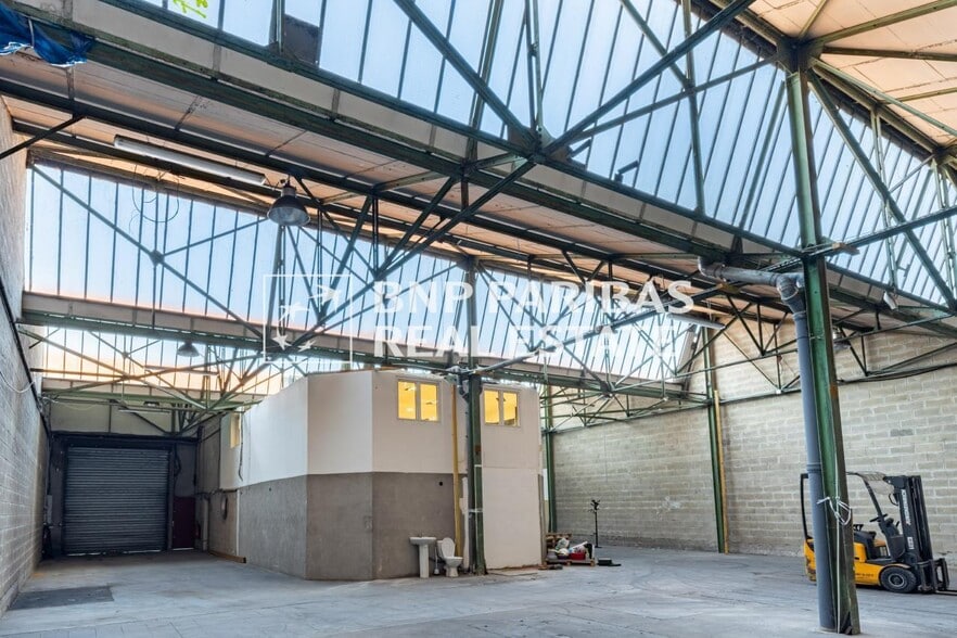 Light Industrial in Pantin for sale - Interior Photo - Image 2 of 8