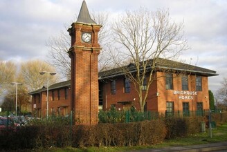 Manor Ln, Crewe for rent Building Photo- Image 1 of 6