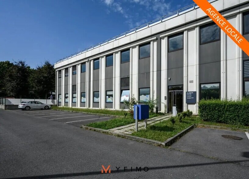Office in Cergy to rent - Building Photo - Image 2 of 16