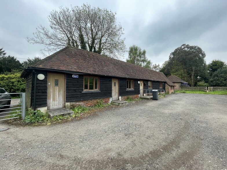 Tonbridge Rd, Maidstone for rent - Building Photo - Image 1 of 7