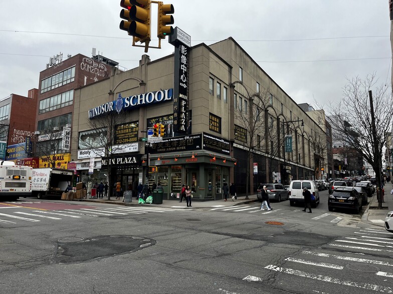 3702 Main St, Flushing, NY for rent - Building Photo - Image 1 of 6