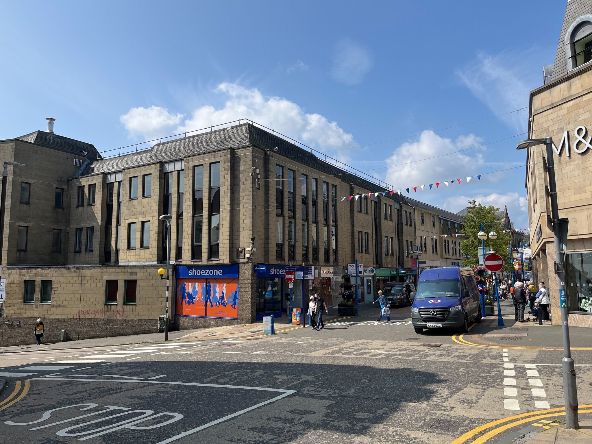 3 New Row, Dunfermline to rent Building Photo- Image 1 of 2