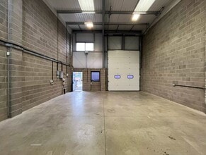 Sterte Rd, Poole to rent Interior Photo- Image 1 of 2