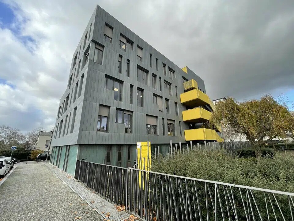 Office in Lyon for sale Building Photo- Image 1 of 11