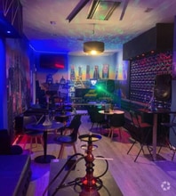 Retail in Madrid, Madrid to rent Interior Photo- Image 1 of 3